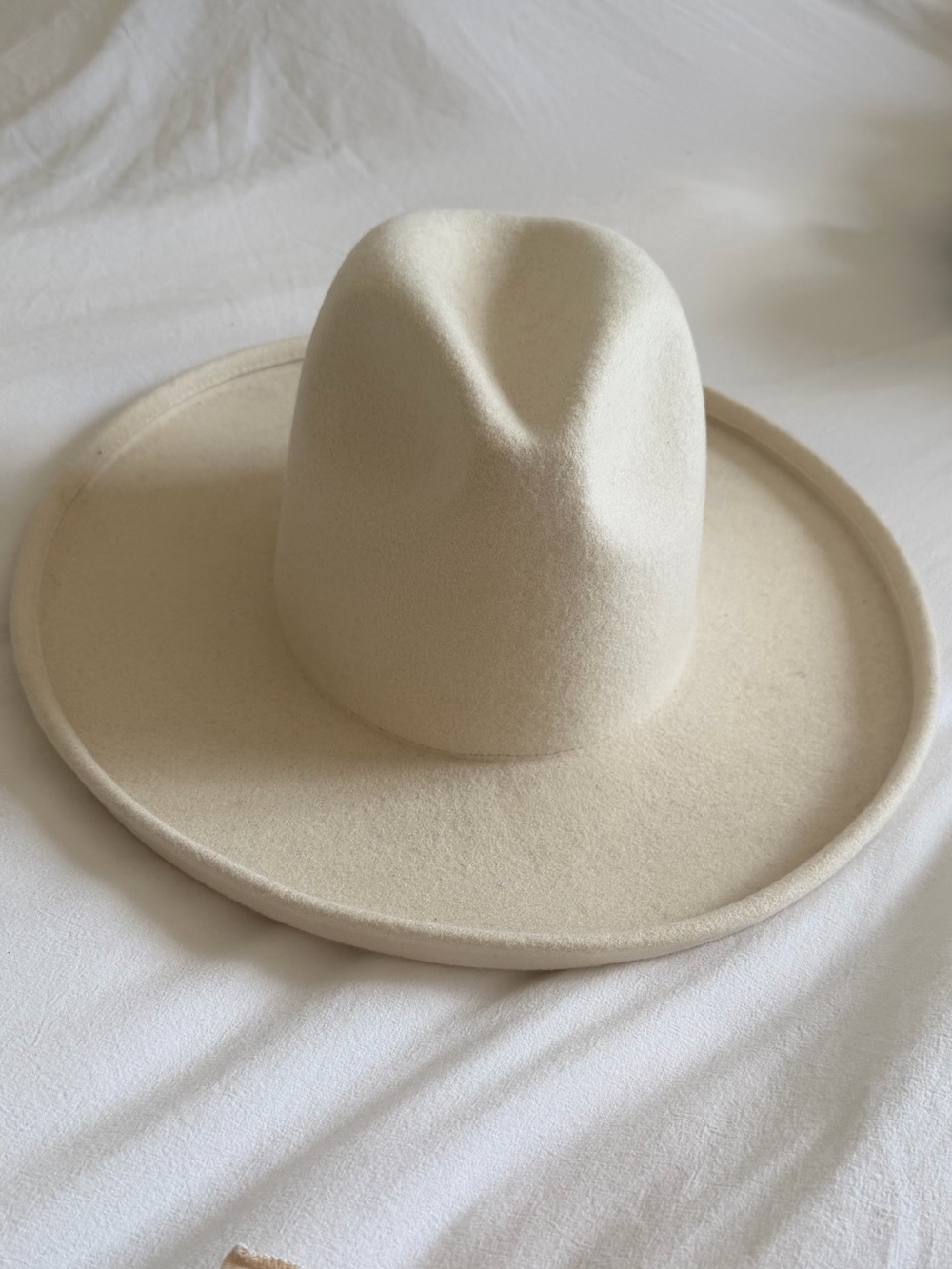 GIGI PIP Women's Cream Wide-Brim Felt Hat Cara Loren 55
